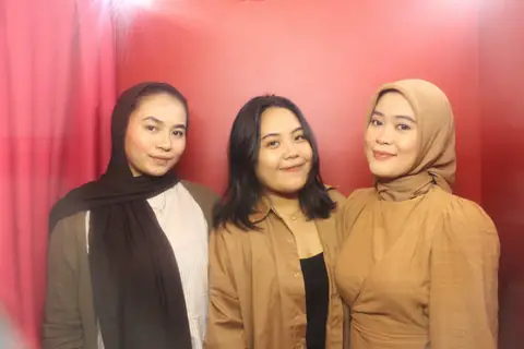 Momen pelanggan di SnapBox photobox SnapBox IV nomor 2