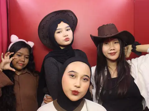 Momen pelanggan di SnapBox photobox SnapBox II nomor 4